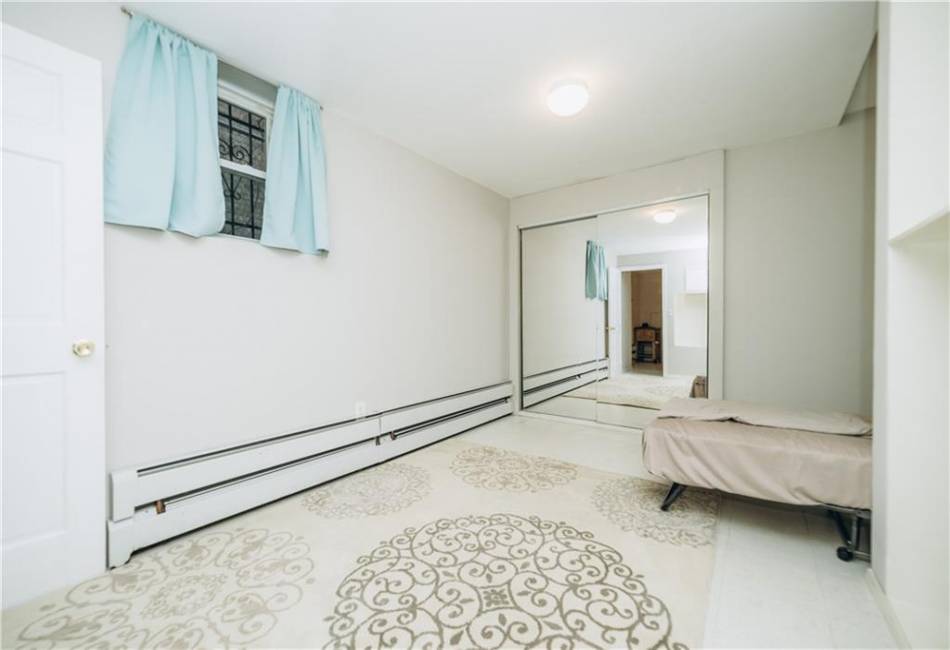 82 West End Avenue, Brooklyn, New York 11235, 2 Bedrooms Bedrooms, ,3 BathroomsBathrooms,Residential,For Sale,West End,486933