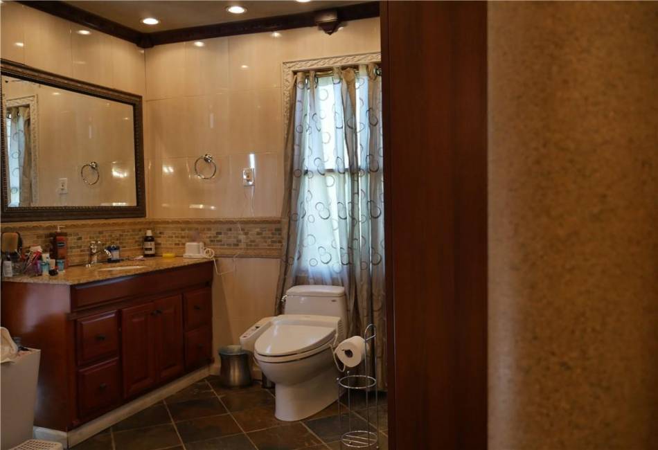 70 Taylor Street, Staten Island, New York 10310, ,3 BathroomsBathrooms,Residential,For Sale,Taylor,486941