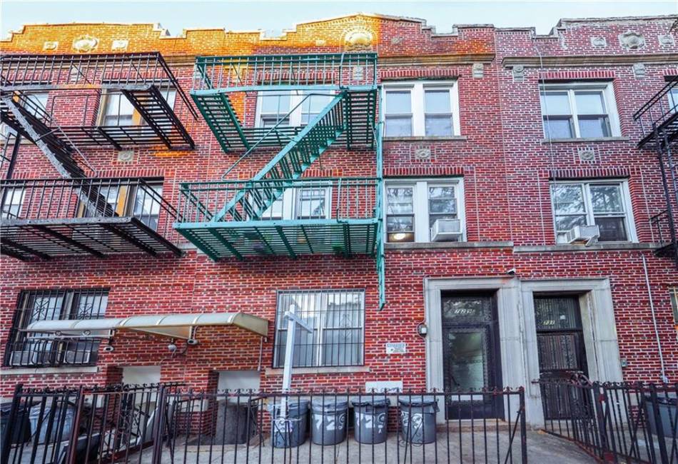 729 59th Street, Brooklyn, New York 11220, 11 Bedrooms Bedrooms, ,5 BathroomsBathrooms,Residential,For Sale,59th,486953