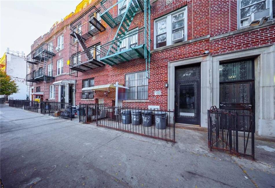 729 59th Street, Brooklyn, New York 11220, 11 Bedrooms Bedrooms, ,5 BathroomsBathrooms,Residential,For Sale,59th,486953