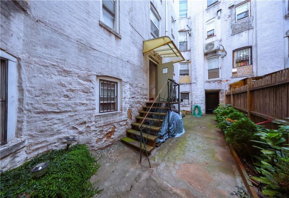 729 59th Street, Brooklyn, New York 11220, 11 Bedrooms Bedrooms, ,5 BathroomsBathrooms,Residential,For Sale,59th,486953