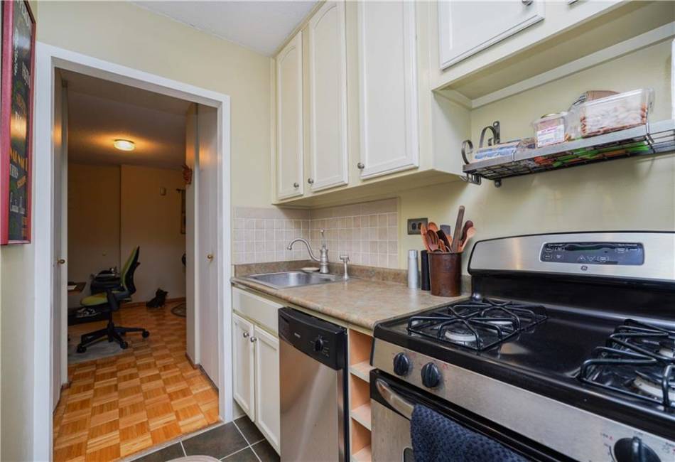 245 54th Street, Manhattan, New York 10022, 1 Bedroom Bedrooms, ,1 BathroomBathrooms,Residential,For Sale,54th,486955