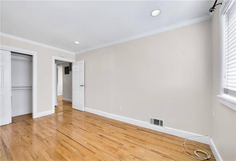 12 Paerdegat 13th Street, Brooklyn, New York 11236, 5 Bedrooms Bedrooms, ,3.5 BathroomsBathrooms,Residential,For Sale,Paerdegat 13th,486957