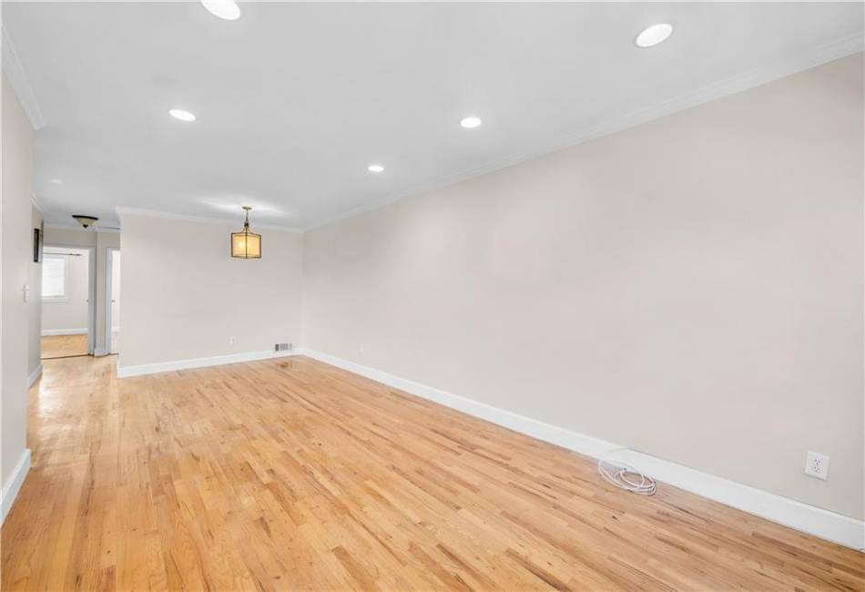 12 Paerdegat 13th Street, Brooklyn, New York 11236, 5 Bedrooms Bedrooms, ,3.5 BathroomsBathrooms,Residential,For Sale,Paerdegat 13th,486957