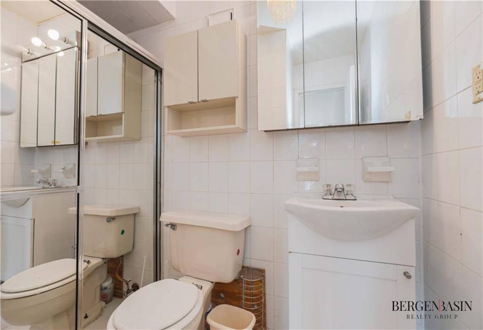 1086 73rd Street, Brooklyn, New York 11234, 3 Bedrooms Bedrooms, ,3 BathroomsBathrooms,Residential,For Sale,73rd,486936