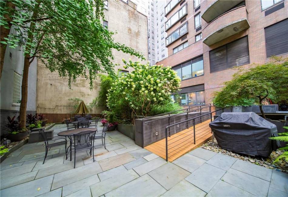 157 32nd Street, Manhattan, New York 10016, 2 Bedrooms Bedrooms, ,2 BathroomsBathrooms,Rental,For Sale,32nd,486956