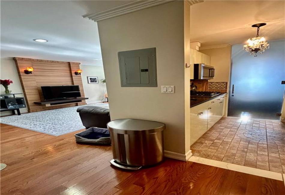 1213 Avenue Z, Brooklyn, New York 11235, 1 Bedroom Bedrooms, ,1 BathroomBathrooms,Residential,For Sale,Avenue Z,486967