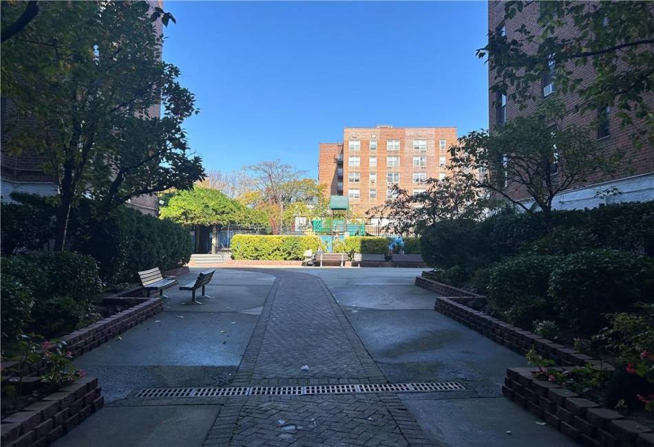 1213 Avenue Z, Brooklyn, New York 11235, 1 Bedroom Bedrooms, ,1 BathroomBathrooms,Residential,For Sale,Avenue Z,486967