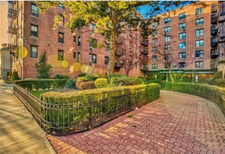 1213 Avenue Z, Brooklyn, New York 11235, 1 Bedroom Bedrooms, ,1 BathroomBathrooms,Residential,For Sale,Avenue Z,486967