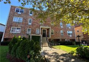 4641 Bedford Avenue, Brooklyn, New York 11235, 2 Bedrooms Bedrooms, ,1 BathroomBathrooms,Residential,For Sale,Bedford,486974