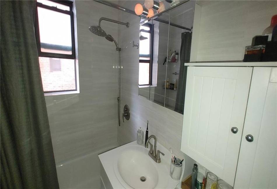 2465 Haring Street, Brooklyn, New York 11235, 1 Bedroom Bedrooms, ,1 BathroomBathrooms,Residential,For Sale,Haring,486975