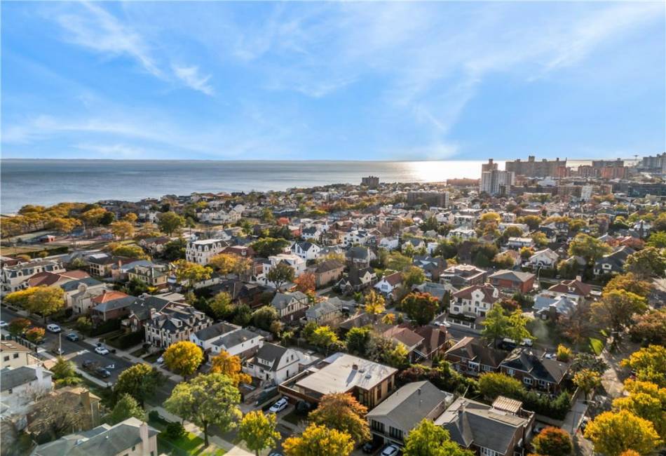 118 Girard Street, Brooklyn, New York 11235, 6 Bedrooms Bedrooms, ,Residential,For Sale,Girard,486968