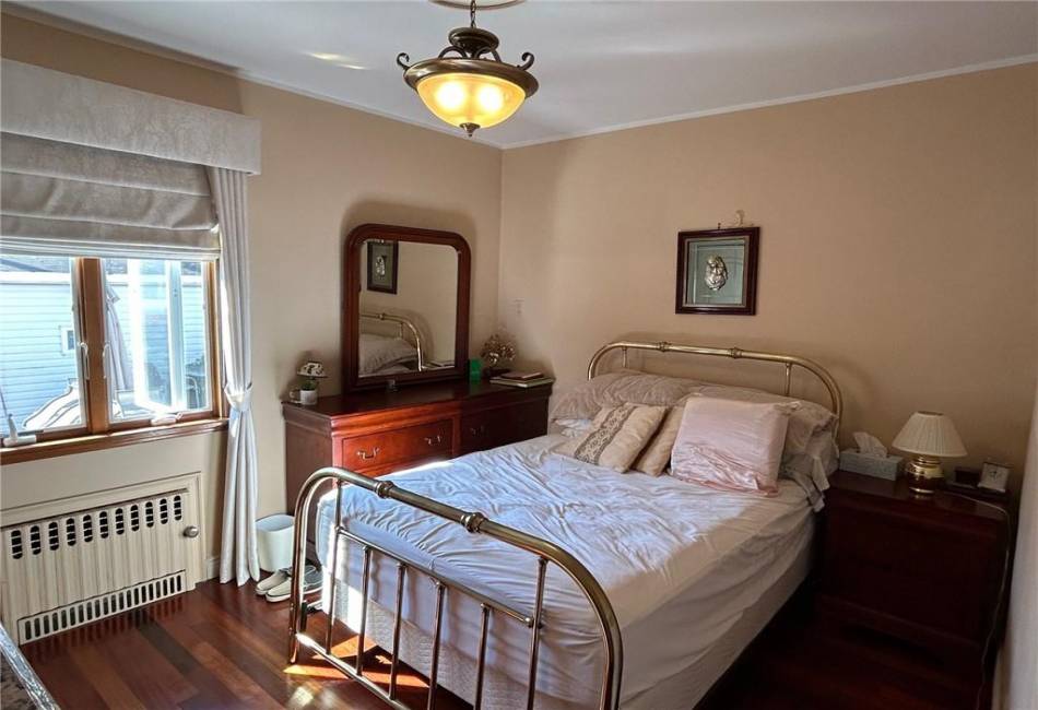 1536 Bath Avenue, Brooklyn, New York 11228, 6 Bedrooms Bedrooms, ,4 BathroomsBathrooms,Residential,For Sale,Bath,486981