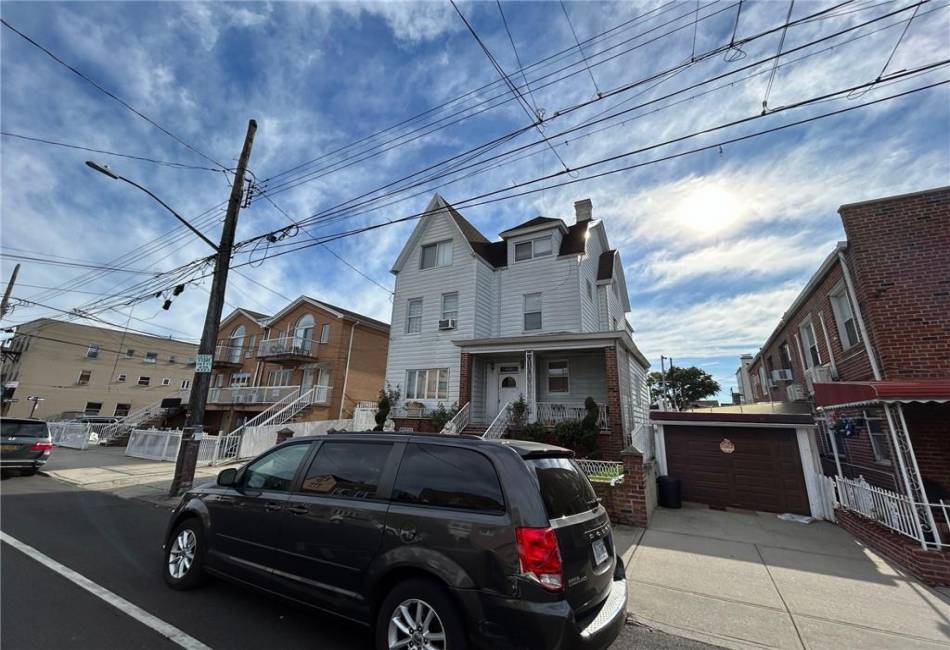 1536 Bath Avenue, Brooklyn, New York 11228, 6 Bedrooms Bedrooms, ,4 BathroomsBathrooms,Residential,For Sale,Bath,486981