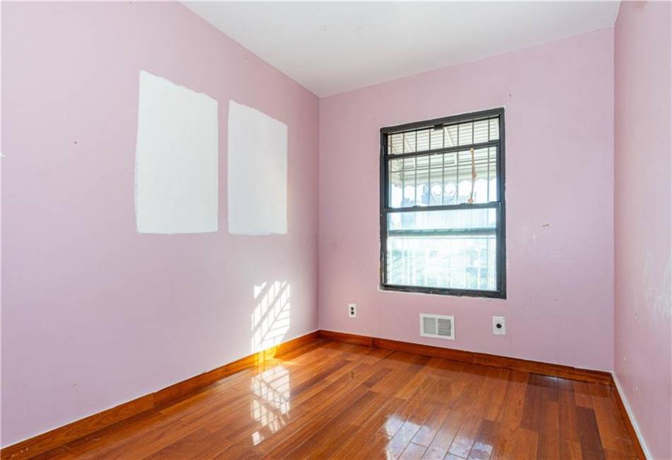 3126 Neptune Avenue, Brooklyn, New York 11224, 3 Bedrooms Bedrooms, ,1.5 BathroomsBathrooms,Residential,For Sale,Neptune,486985