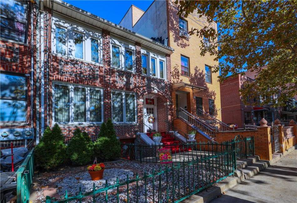 863 54th Street, Brooklyn, New York 11220, 5 Bedrooms Bedrooms, ,2 BathroomsBathrooms,Residential,For Sale,54th,486998