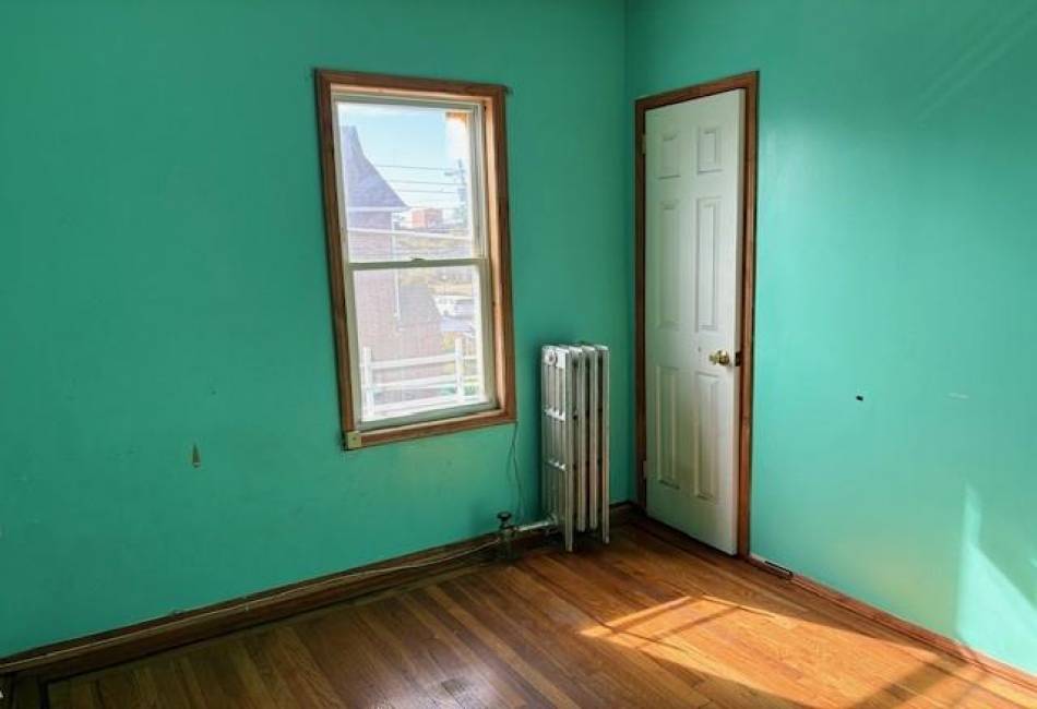 187-02 Foch Boulevard, Queens, New York 11412, 3 Bedrooms Bedrooms, ,2 BathroomsBathrooms,Residential,For Sale,Foch,487031