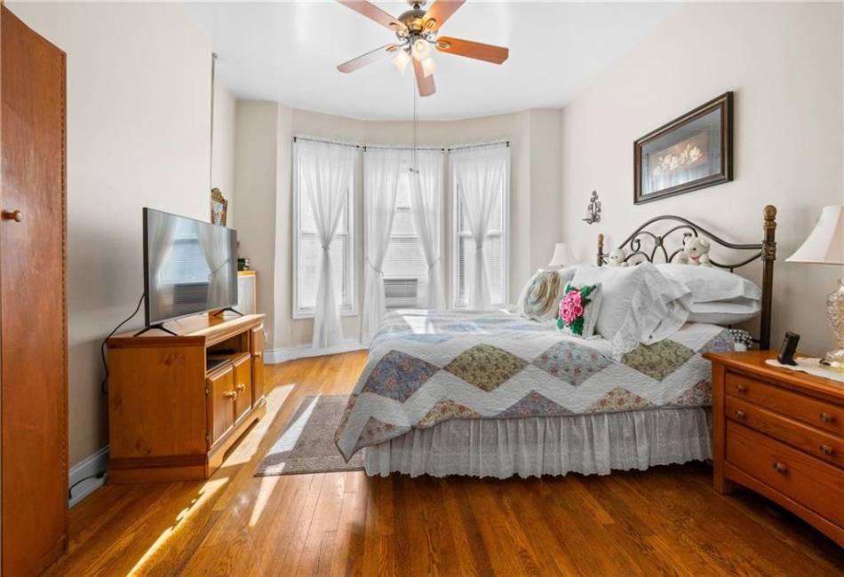 239 7th Street, Brooklyn, New York 11215, 7 Bedrooms Bedrooms, ,3 BathroomsBathrooms,Residential,For Sale,7th,487032