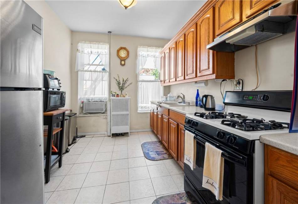 239 7th Street, Brooklyn, New York 11215, 7 Bedrooms Bedrooms, ,3 BathroomsBathrooms,Residential,For Sale,7th,487032