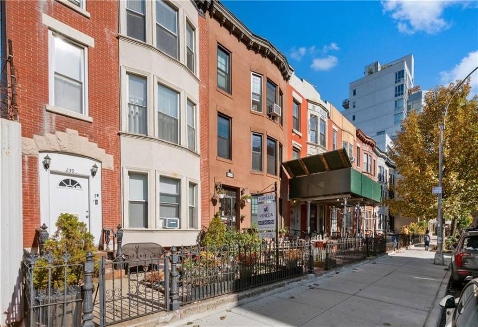 239 7th Street, Brooklyn, New York 11215, 7 Bedrooms Bedrooms, ,3 BathroomsBathrooms,Residential,For Sale,7th,487032