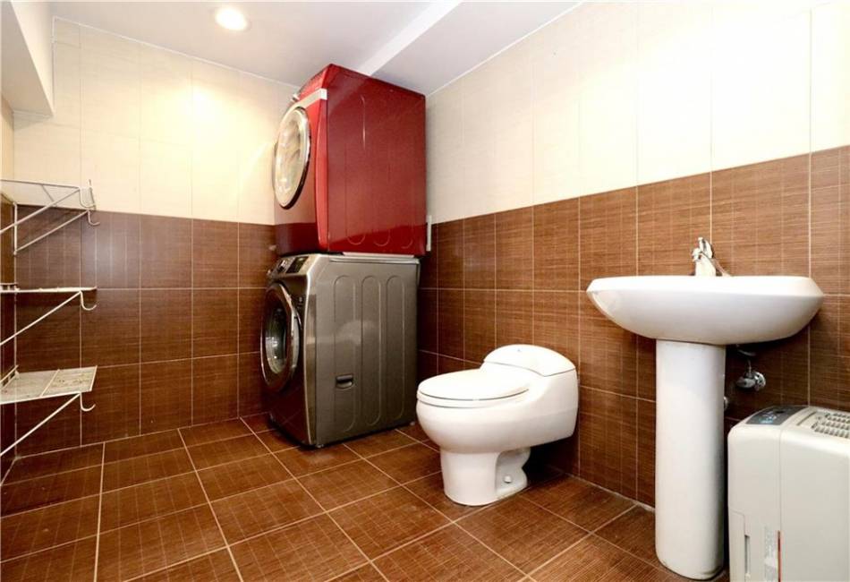 1530 15th Street, Brooklyn, New York 11230, 2 Bedrooms Bedrooms, ,3 BathroomsBathrooms,Residential,For Sale,15th,486977