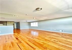 885 Railroad Street, Staten Island, New York 10306, 3 Bedrooms Bedrooms, ,2 BathroomsBathrooms,Rental,For Sale,Railroad,487055