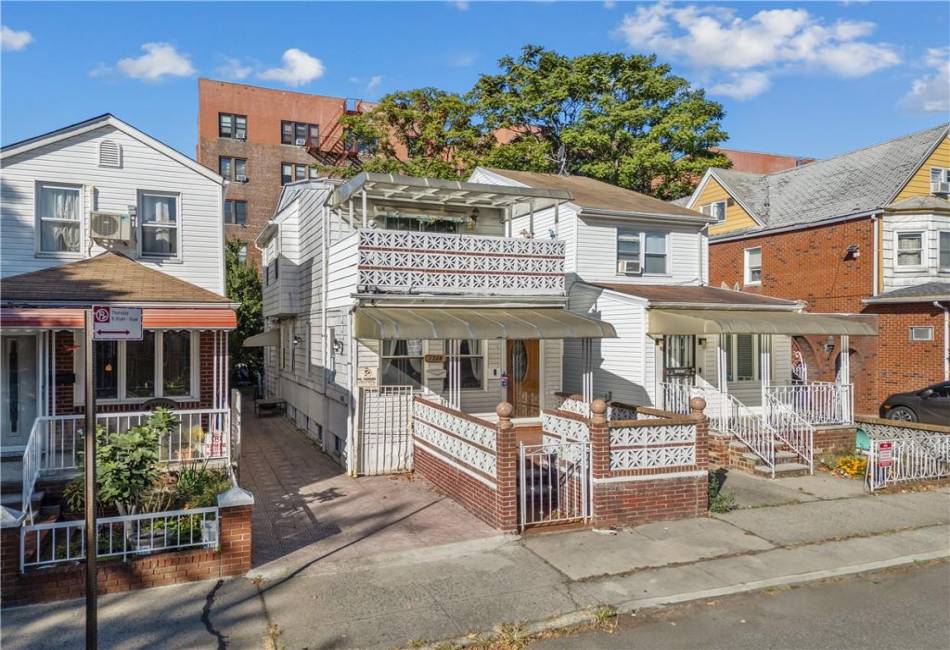 1728 2nd Street, Brooklyn, New York 11223, 4 Bedrooms Bedrooms, ,3 BathroomsBathrooms,Residential,For Sale,2nd,487068