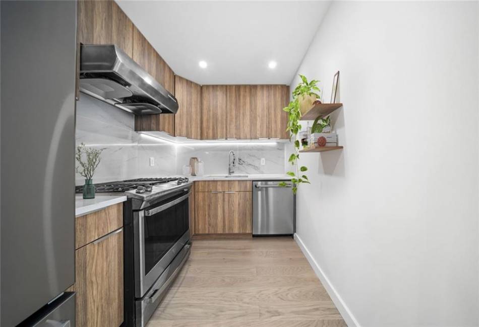 7616 Bay Parkway, Brooklyn, New York 11214, 2 Bedrooms Bedrooms, ,2 BathroomsBathrooms,Residential,For Sale,Bay,487097