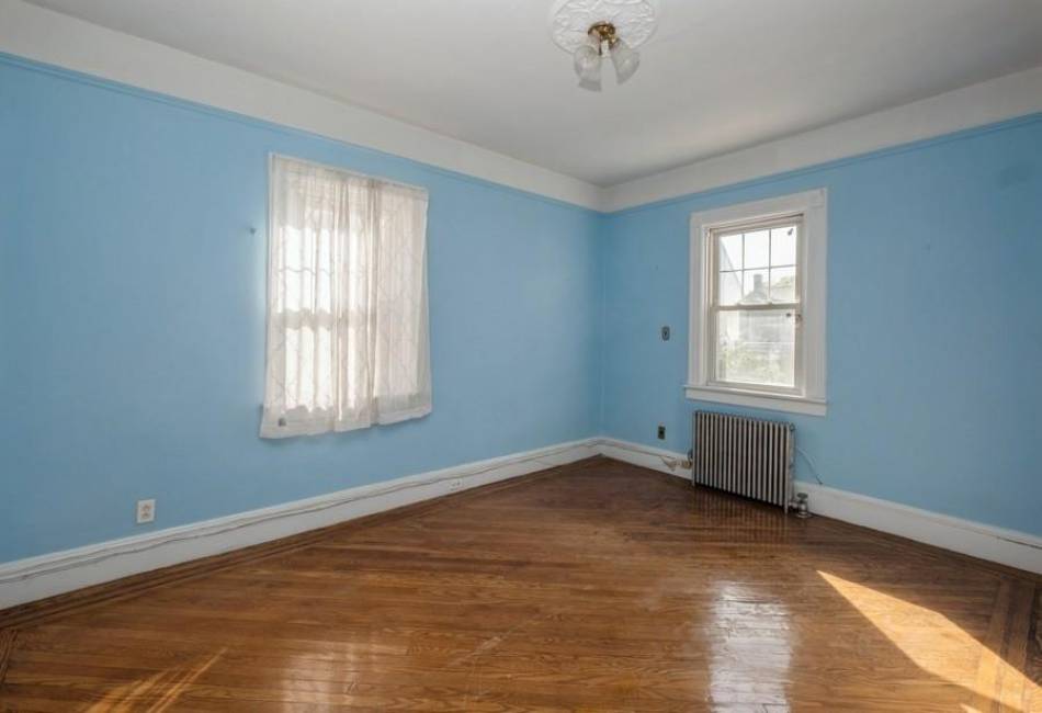 220 92nd Street, Brooklyn, New York 11209, 5 Bedrooms Bedrooms, ,1 BathroomBathrooms,Residential,For Sale,92nd,487118