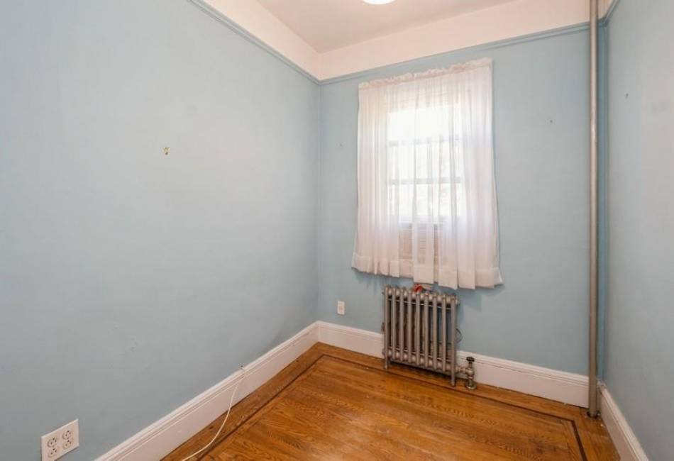 220 92nd Street, Brooklyn, New York 11209, 5 Bedrooms Bedrooms, ,1 BathroomBathrooms,Residential,For Sale,92nd,487118