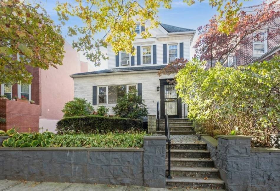 220 92nd Street, Brooklyn, New York 11209, 5 Bedrooms Bedrooms, ,1 BathroomBathrooms,Residential,For Sale,92nd,487118