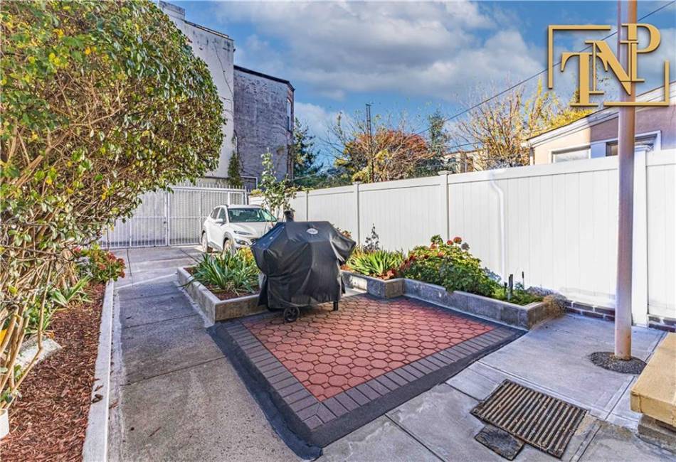 262 Brooklyn Avenue, Brooklyn, New York 11213, 5 Bedrooms Bedrooms, ,Residential,For Sale,Brooklyn,487127