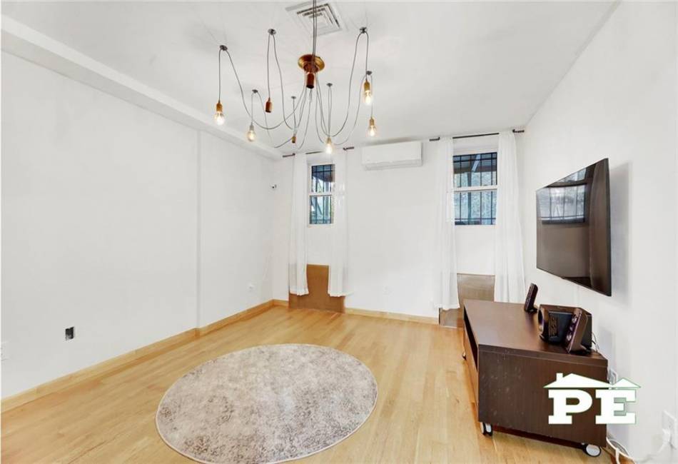 2642 7th Street, Brooklyn, New York 11235, 5 Bedrooms Bedrooms, ,4 BathroomsBathrooms,Residential,For Sale,7th,477124