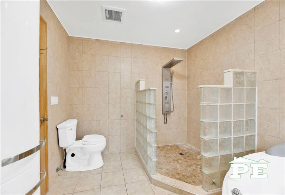 2642 7th Street, Brooklyn, New York 11235, 5 Bedrooms Bedrooms, ,4 BathroomsBathrooms,Residential,For Sale,7th,477215