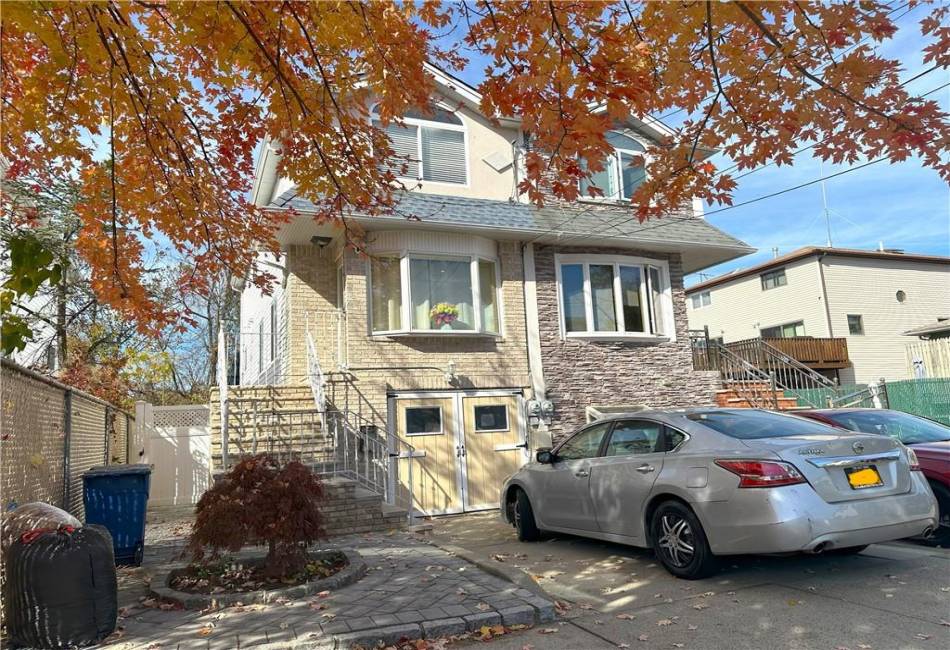 523 Lynn Street, Staten Island, New York 10306, 3 Bedrooms Bedrooms, ,1.5 BathroomsBathrooms,Residential,For Sale,Lynn,487113