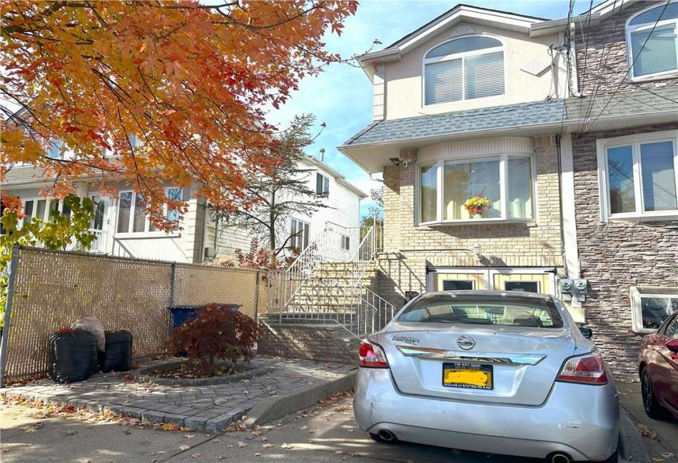 523 Lynn Street, Staten Island, New York 10306, 3 Bedrooms Bedrooms, ,1.5 BathroomsBathrooms,Residential,For Sale,Lynn,487113