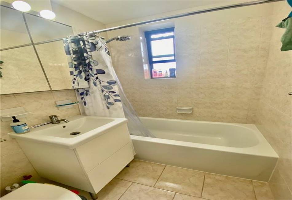 414 Elmwood Avenue, Brooklyn, New York 11230, 1 Bedroom Bedrooms, ,1 BathroomBathrooms,Residential,For Sale,Elmwood,487164