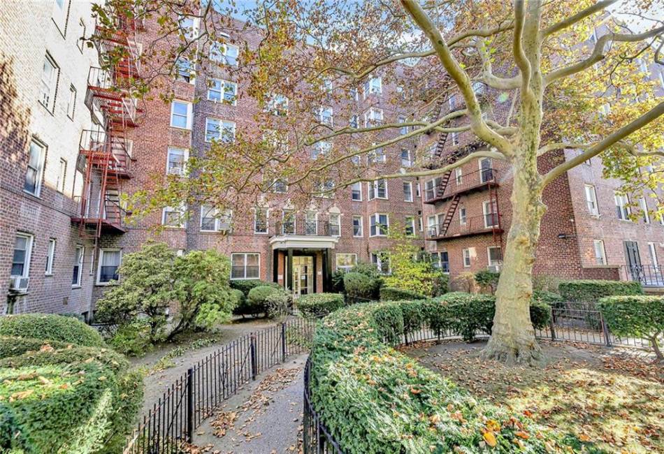 3510 Avenue H, Brooklyn, New York 11210, 2 Bedrooms Bedrooms, ,1 BathroomBathrooms,Residential,For Sale,Avenue H,487168