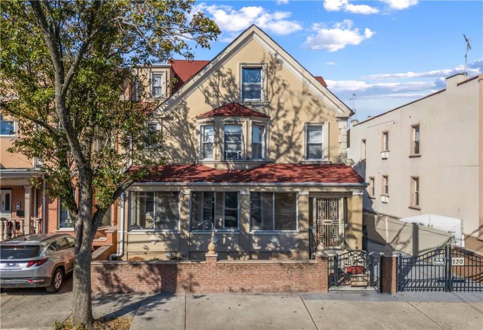 130 Bay 14th Street, Brooklyn, New York 11214, 6 Bedrooms Bedrooms, ,4 BathroomsBathrooms,Residential,For Sale,Bay 14th,487169