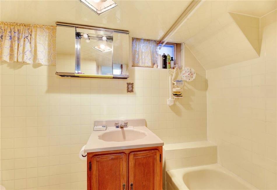 145 99th Street, Brooklyn, New York 11209, 4 Bedrooms Bedrooms, ,2 BathroomsBathrooms,Residential,For Sale,99th,487002