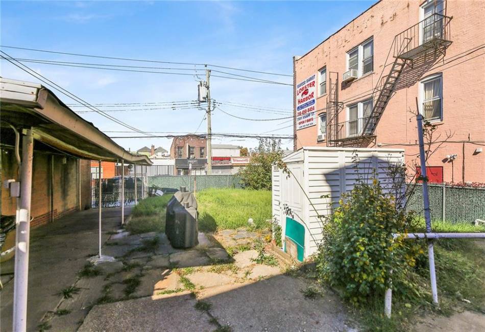 310 Avenue X, Brooklyn, New York 11223, 3 Bedrooms Bedrooms, ,2 BathroomsBathrooms,Residential,For Sale,Avenue X,487117