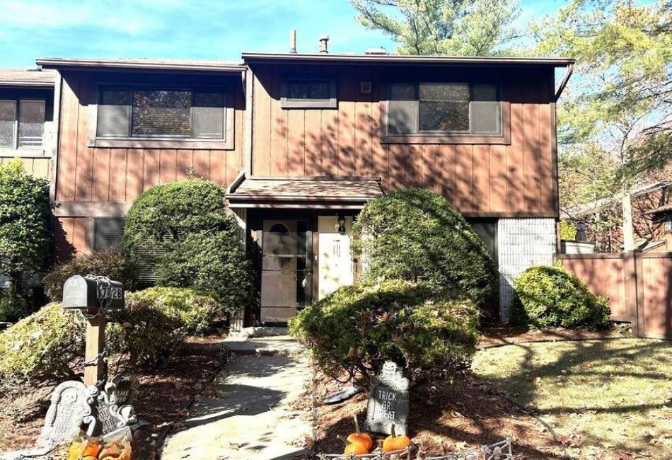 1742B Forest Hill Road, Staten Island, New York 10314, 3 Bedrooms Bedrooms, ,2 BathroomsBathrooms,Residential,For Sale,Forest Hill,487166