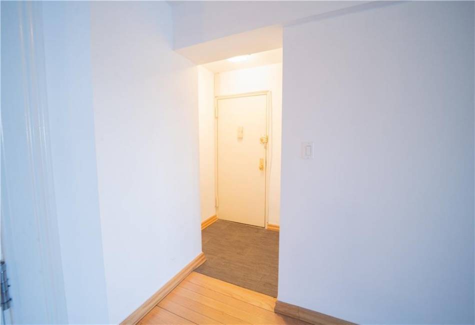 1625 Emmons Avenue, Brooklyn, New York 11235, 1 Bedroom Bedrooms, ,1 BathroomBathrooms,Residential,For Sale,Emmons,487171