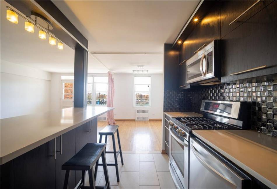 1625 Emmons Avenue, Brooklyn, New York 11235, 1 Bedroom Bedrooms, ,1 BathroomBathrooms,Residential,For Sale,Emmons,487171