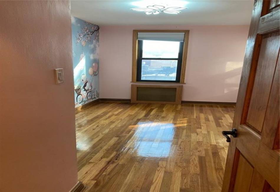 2465 Haring Street, Brooklyn, New York 11235, 2 Bedrooms Bedrooms, ,1 BathroomBathrooms,Residential,For Sale,Haring,487179