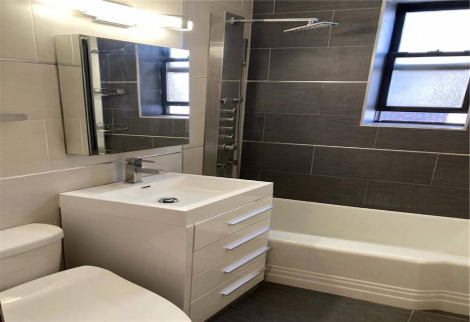 2465 Haring Street, Brooklyn, New York 11235, 2 Bedrooms Bedrooms, ,1 BathroomBathrooms,Residential,For Sale,Haring,487179