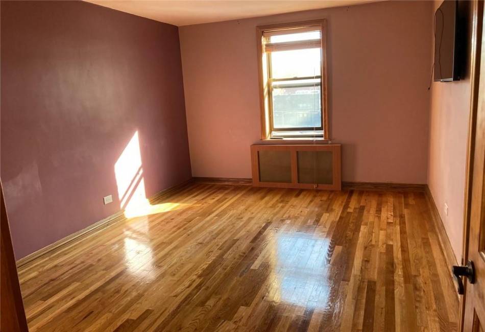 2465 Haring Street, Brooklyn, New York 11235, 2 Bedrooms Bedrooms, ,1 BathroomBathrooms,Residential,For Sale,Haring,487179