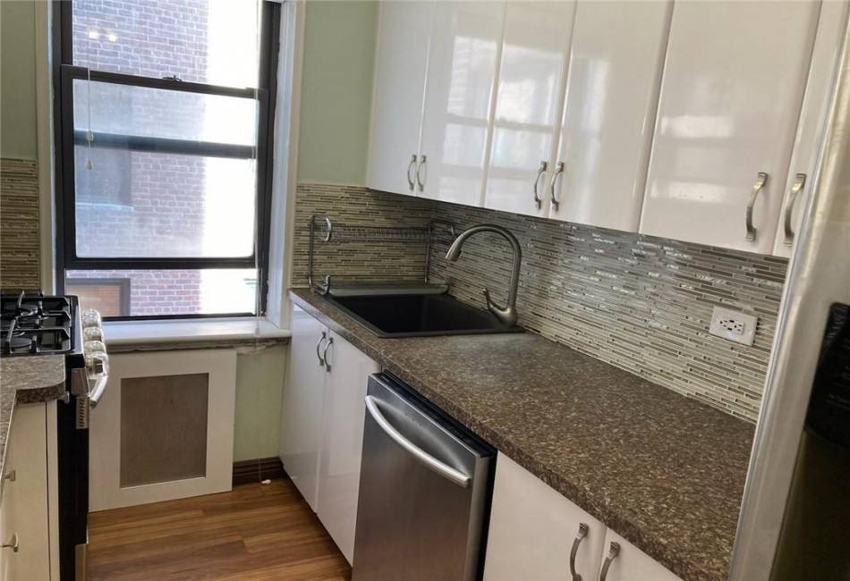 2465 Haring Street, Brooklyn, New York 11235, 2 Bedrooms Bedrooms, ,1 BathroomBathrooms,Residential,For Sale,Haring,487179