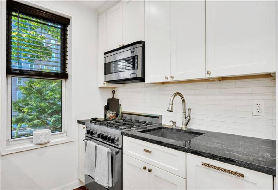 9707 4th Avenue, Brooklyn, New York 11209, 1 Bedroom Bedrooms, ,1 BathroomBathrooms,Residential,For Sale,4th,487182