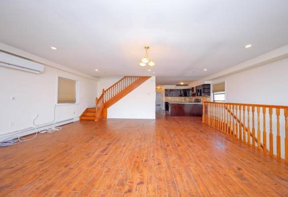 310 Bay 10th Street, Brooklyn, New York 11228, 7 Bedrooms Bedrooms, ,5 BathroomsBathrooms,Residential,For Sale,Bay 10th,487184